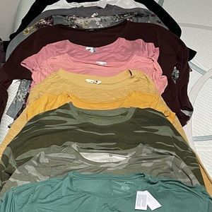 12 Womens Shirt Bundle (XL)